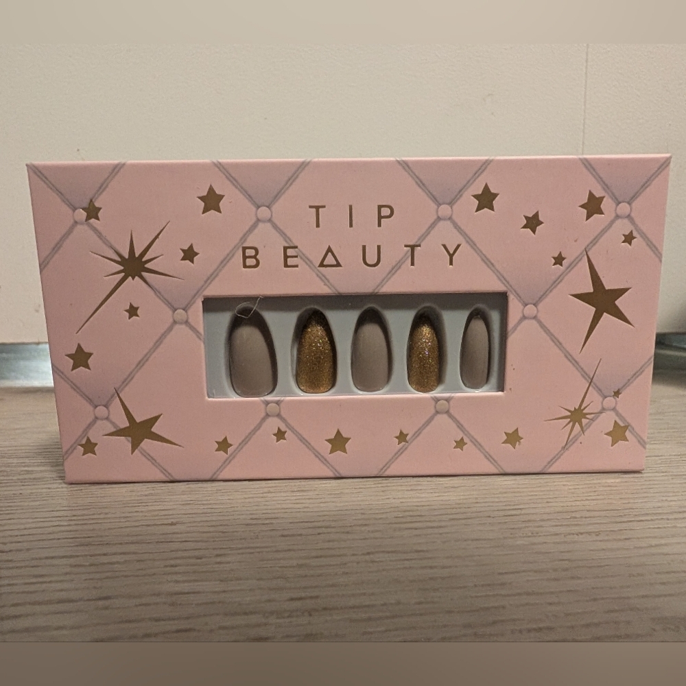 Tip Beauty Press On Nails (Matte Lilac And Gold Glitter)